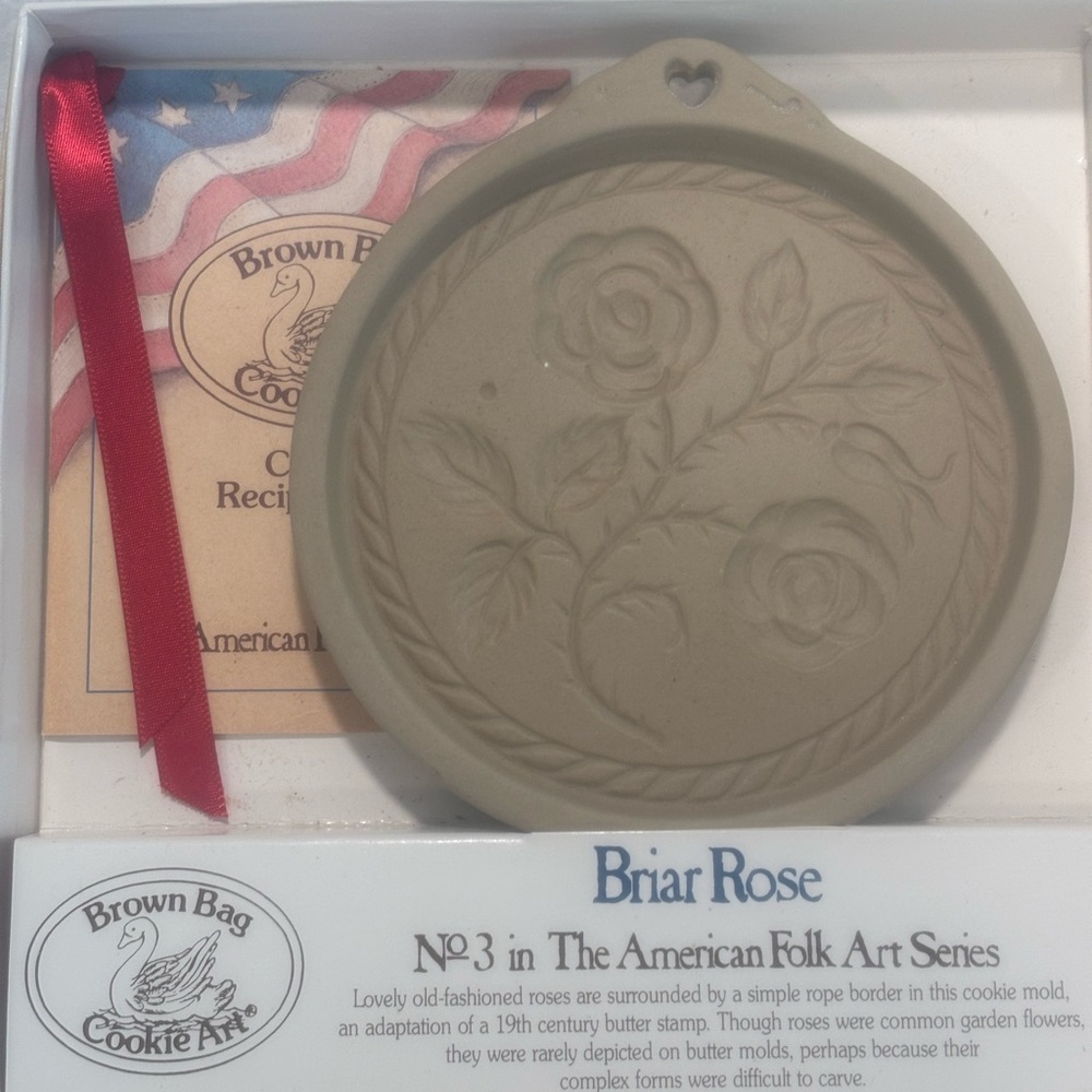 VINTAGE 1991 Brown Bag Stoneware/Ceramic BRIAR ROSE No. 3 Cookie Mold. (NIB).